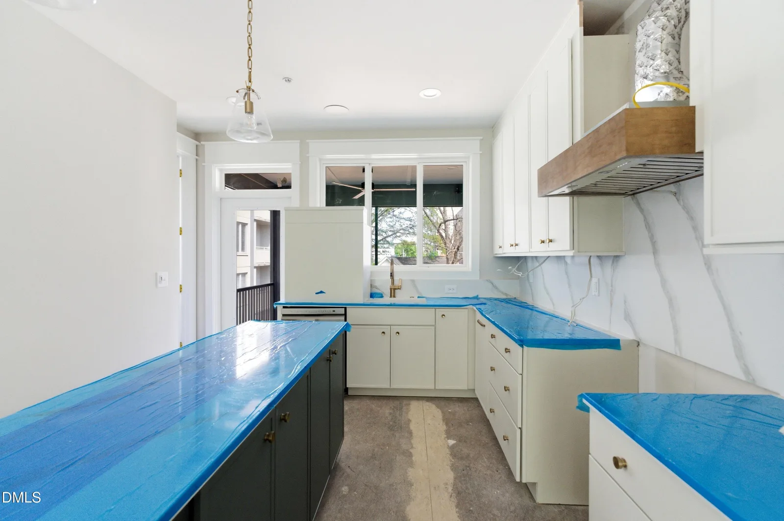 INTERIOR PHOTOS