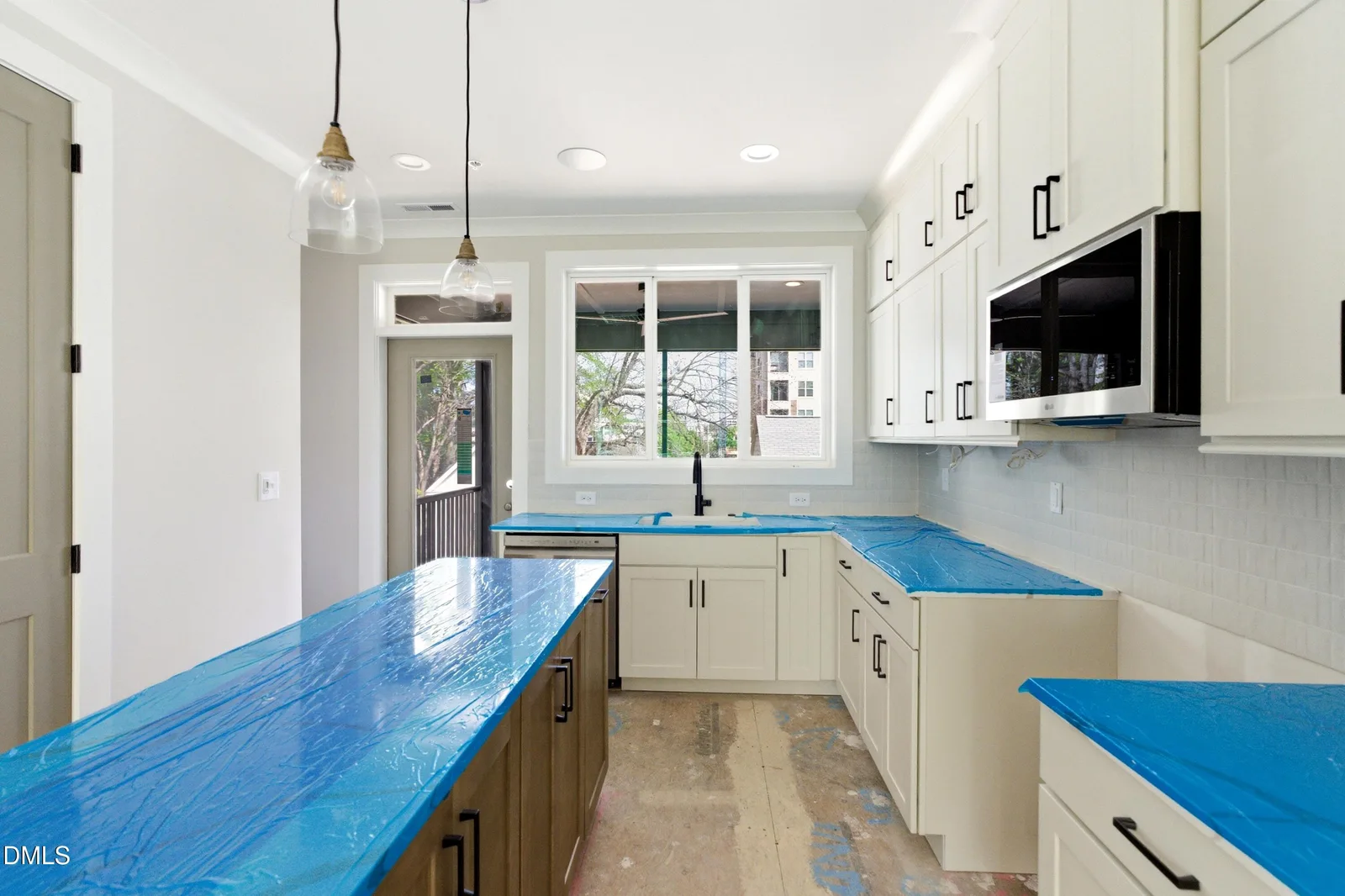 INTERIOR PHOTOS