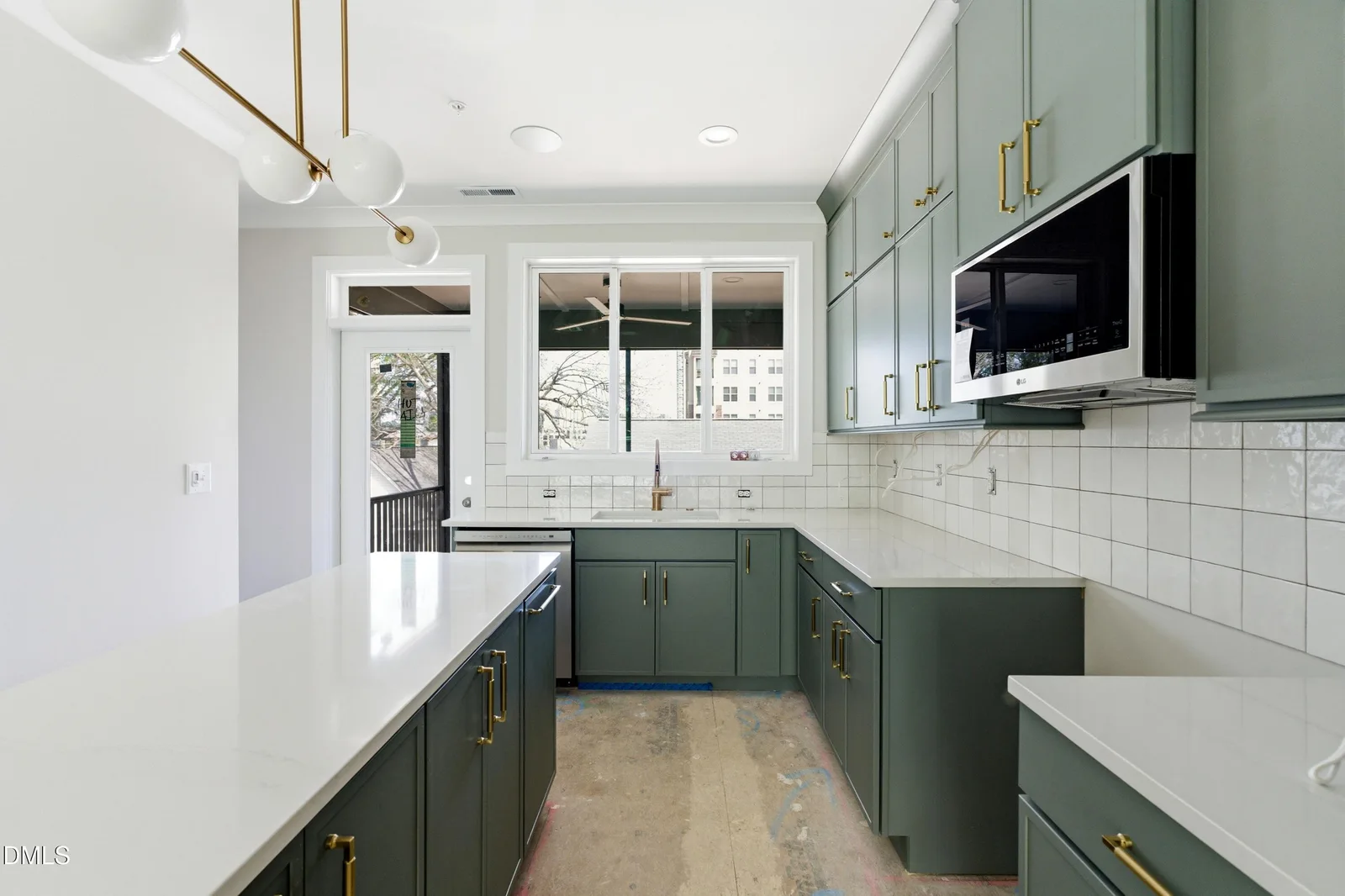 INTERIOR PHOTOS