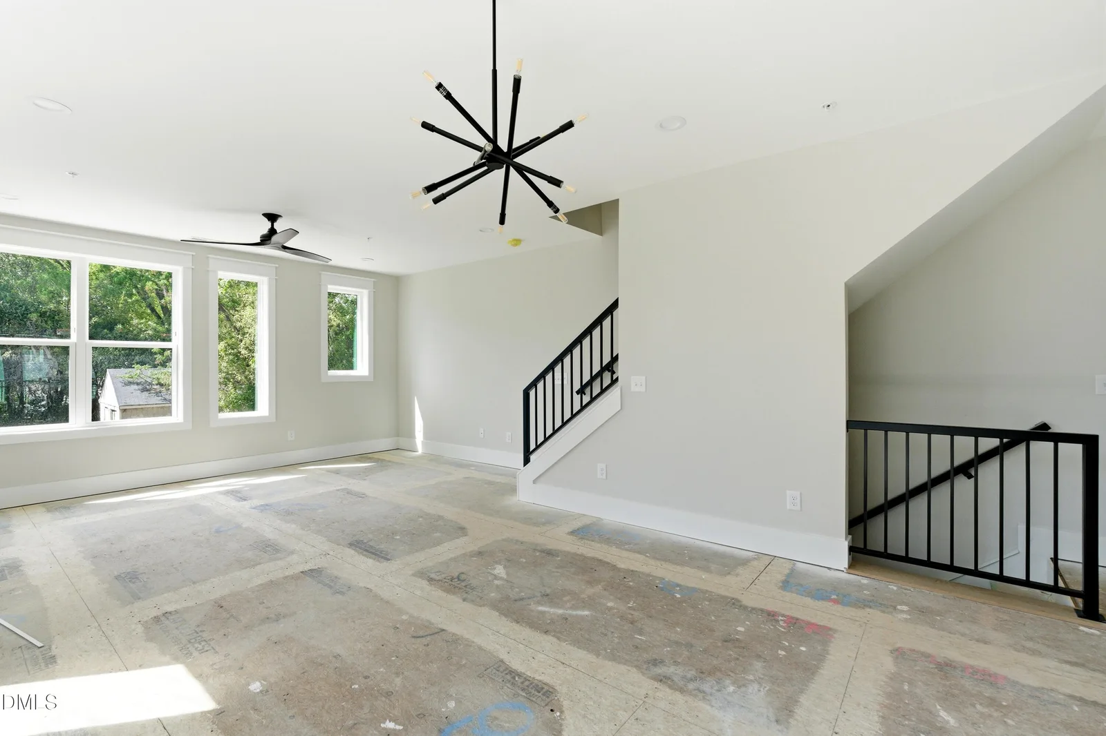 INTERIOR PHOTOS