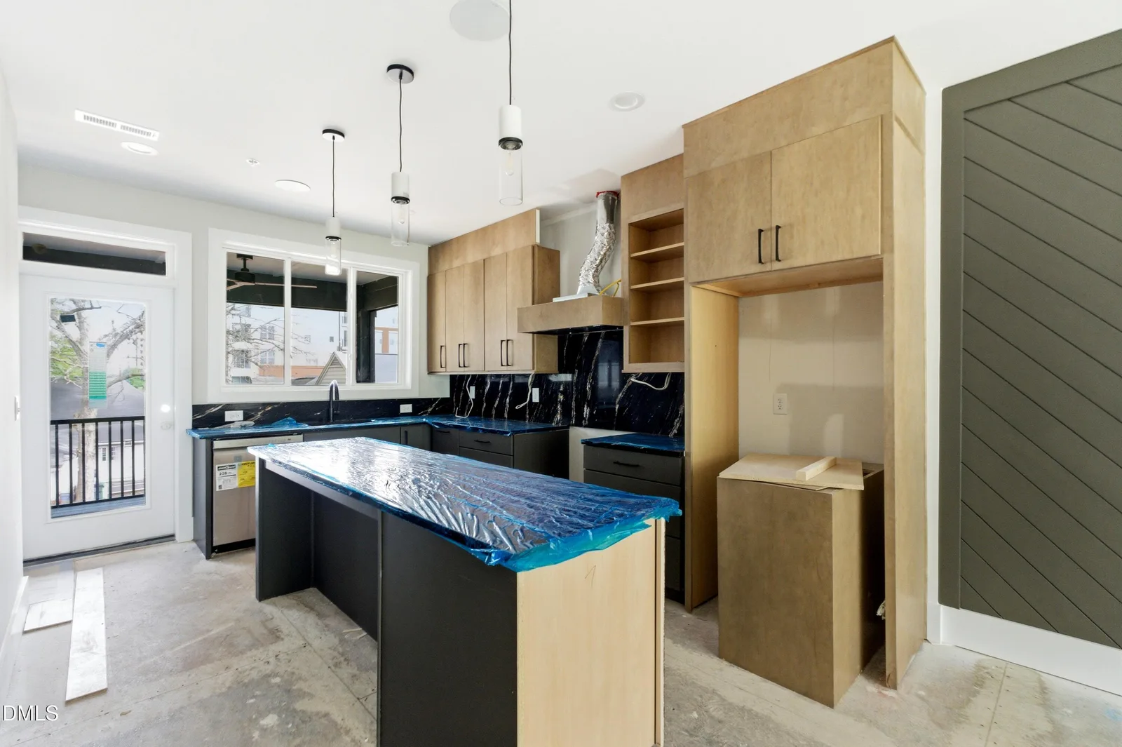 INTERIOR PHOTOS