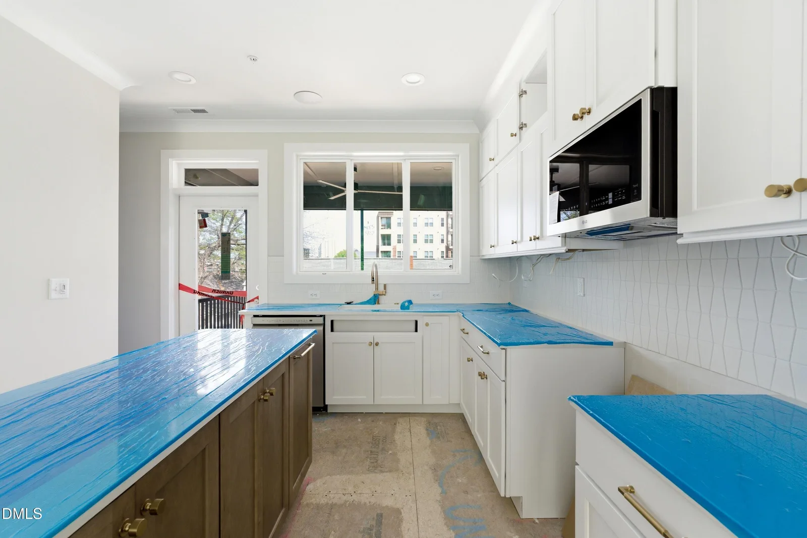INTERIOR PHOTOS