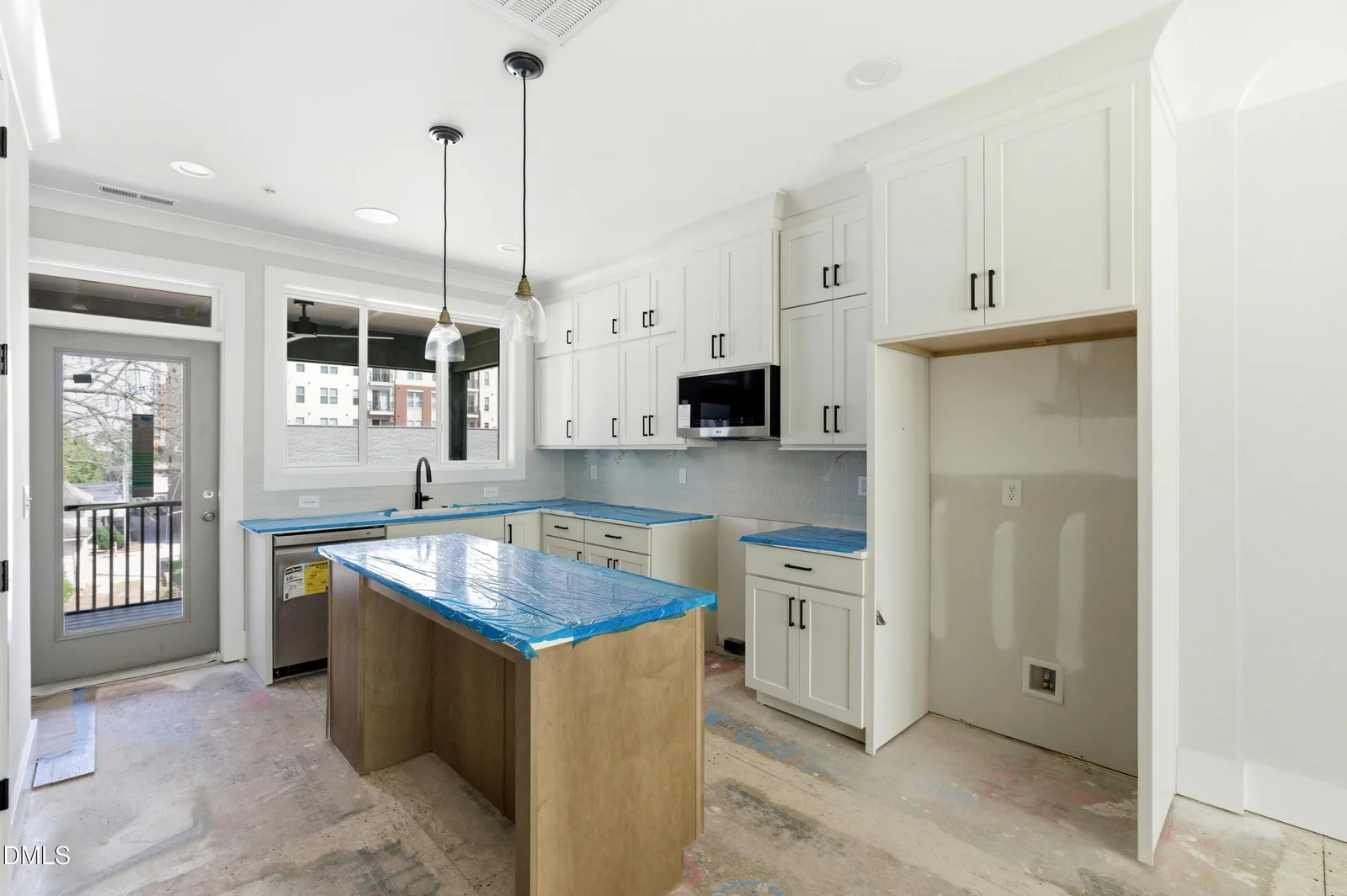 INTERIOR PHOTOS