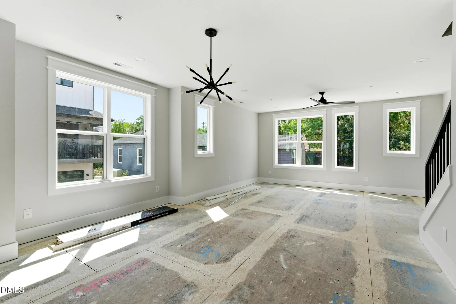 INTERIOR PHOTOS
